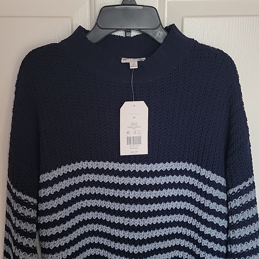 Wonderly women's long sleeved Mockneck Sweater. Blue, medium, NWT. - Picture 9 of 9